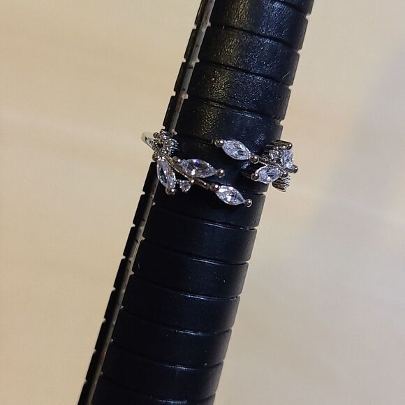 STERLING SILVER PLATED Rhinestone ring - Picture 1 of 2